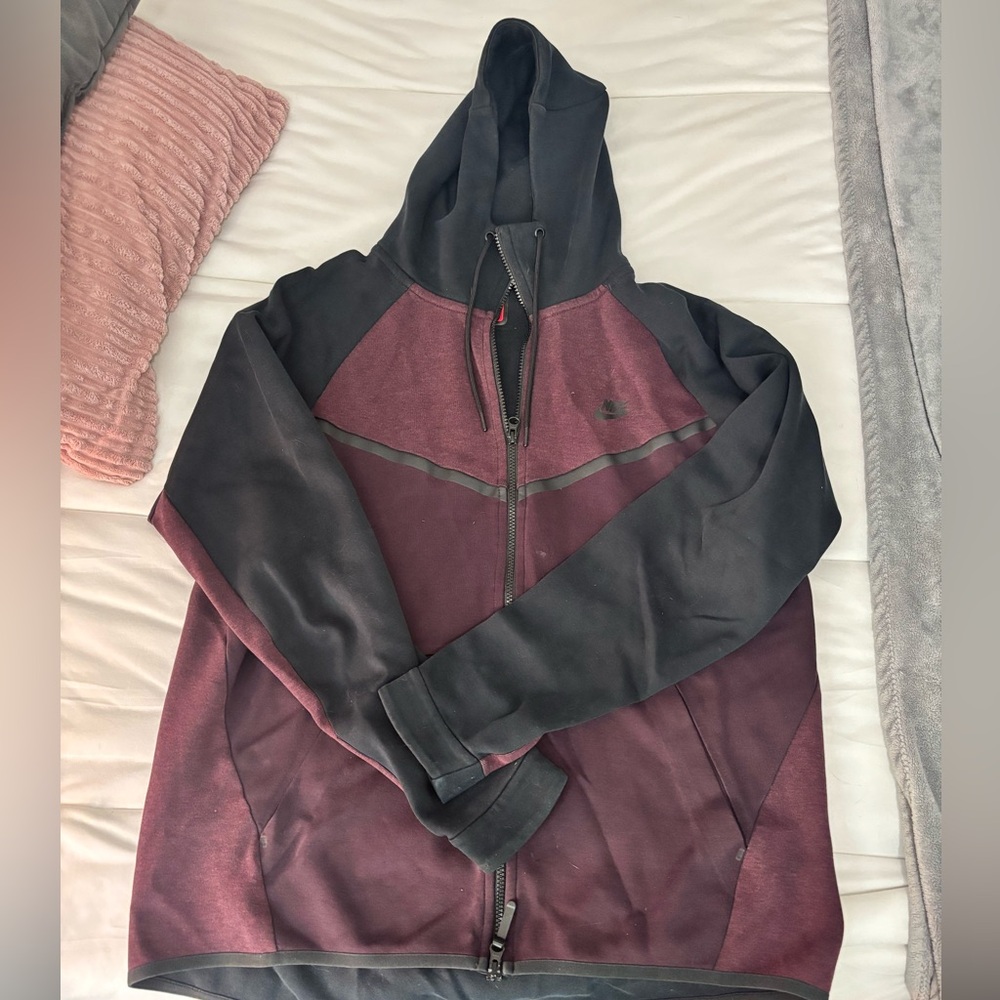 Mens’s nike tech